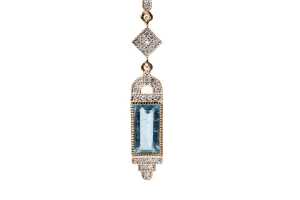 A pair of aquamarine and diamond earrings in 14 carat yellow gold - 2