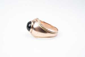 An antique onyx signet ring in 15 carat gold - 3