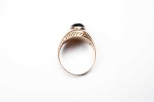 An antique onyx signet ring in 15 carat gold - 4