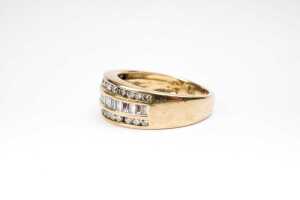 A diamond ring in 18 carat yellow gold - 3