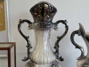 Pair of urn-shaped ceramic lustre-glazed vases - 2