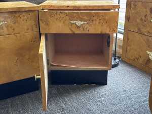 Pair of Art Deco burr maple bedside cabinets - 3