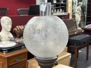 Antique kerosene lamp - 2