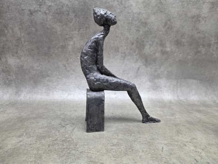 Cast metal 'Thinker Sculpture'