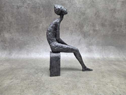 Cast metal 'Thinker Sculpture'