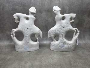 Pair of antique Staffordshire figures of William III - 2