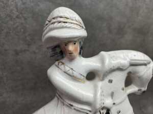 Pair of antique Staffordshire figures of William III - 6