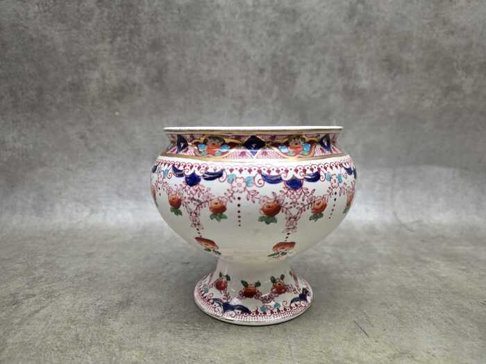 Royal Excella Derby ceramic footed bowl with Imari style design