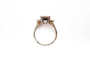A cubic zirconia ring in 14 carat yellow gold - 4