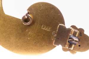 An antique brooch in 15 carat yellow gold - 3
