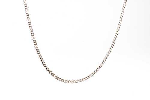A curb link in 9 carat white gold