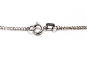 A curb link in 9 carat white gold - 4