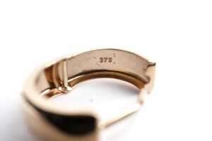 A pair of hoop earrings in 9 carat yellow gold - 3