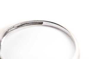 A diamond ring in 10 carat white gold - 5