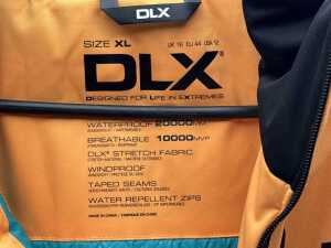 Ski clothing and accessories - 3