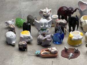Collection of Elephant figures and statues - 2