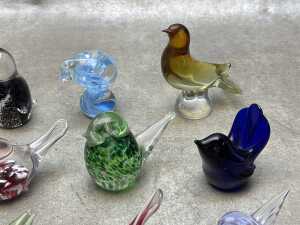 Fourteen glass bird paperweights - 3