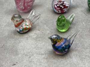 Fourteen glass bird paperweights - 4