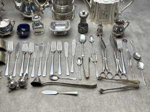 Siler plate and metal decorative items - 4