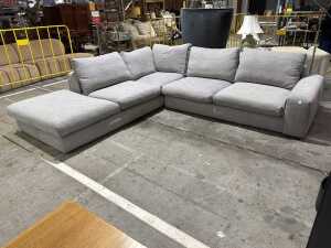 Jardan contemporary L-shaped modular lounge