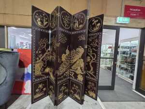 Gilt and lacquered six-panel art screen - Dimensions of one panel 46 x 239cm