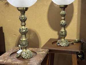 Pair of brass table lamps with etched glass shades - 3