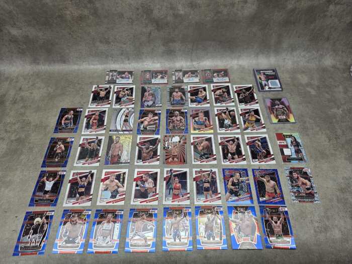 Group of UFC collector cards, including autographs