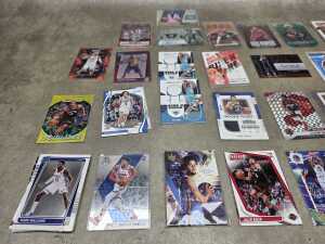 Group of Basketball cards including Autographs - 2