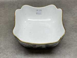 Two 19th century Fischer & Mieg Imari pattern porcelain bowls - 4