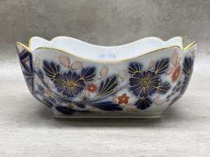 Two 19th century Fischer & Mieg Imari pattern porcelain bowls - 5