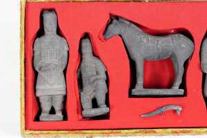 Terracotta warriors' souvenir ceramic figures - 2