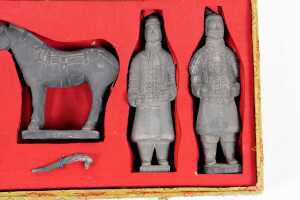 Terracotta warriors' souvenir ceramic figures - 3