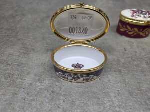 Three The Royal Collection English trinket boxes, two limited editions - 3