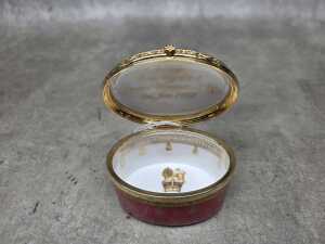 Three The Royal Collection English trinket boxes, two limited editions - 6