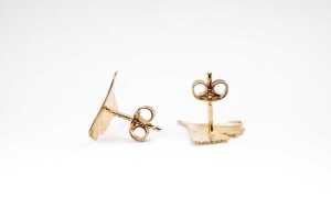 A pair of ginkgo leaf stud earrings in 14 carat yellow gold - 2