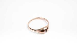 A diamond ring in 9 carat yellow gold - 2