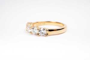 A moissanite ring in gold plated sterling silver - 3