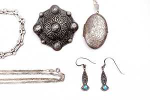 A collection of jewellery in sterling silver - 2
