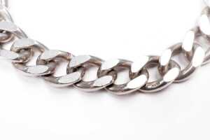 A curb link bracelet in sterling silver - 2