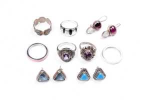 A collection of jewellery in sterling silver