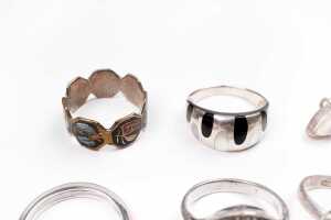 A collection of jewellery in sterling silver - 2
