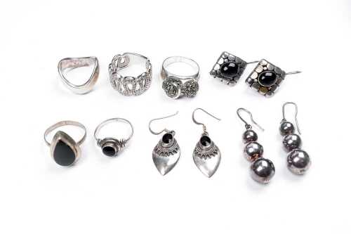 A collection of jewellery in sterling silver