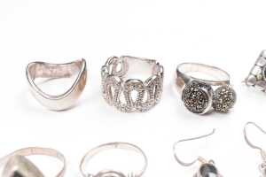 A collection of jewellery in sterling silver - 2