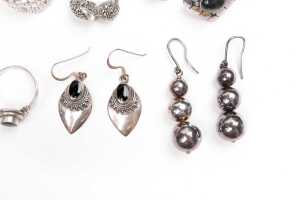 A collection of jewellery in sterling silver - 5