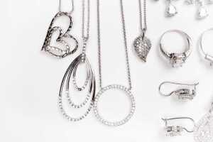 A collection of jewellery in sterling silver - 2