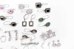A large collection of earrings in sterling silver - 3