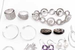 A collection of jewellery in sterling silver - 2