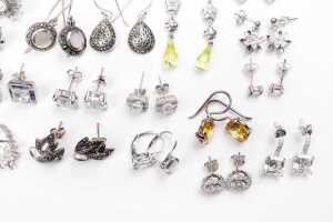 A large collection of earrings in sterling silver - 5