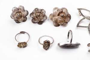 A collection of jewellery in sterling silver - 2