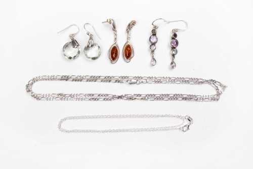 A collection of jewellery in sterling silver